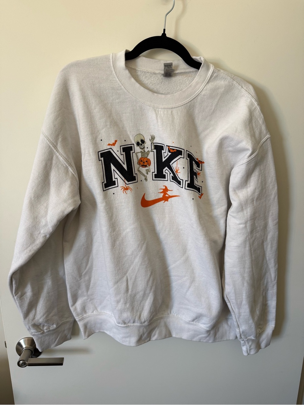 Vintage Gildan White Crewneck Sweatshirt with Black and Orange Halloween Graphic